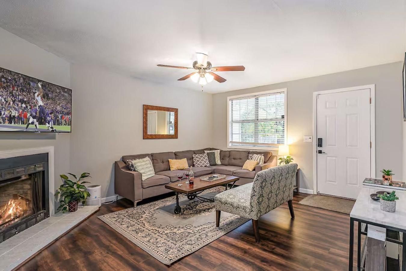 Apartment 2 Units, Sleeps 16, Mins To Downtown - Airport Nashville