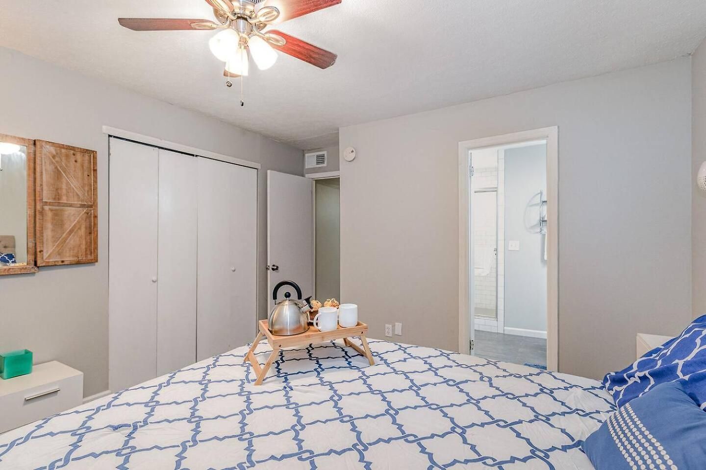 Apartment 2 Units, Sleeps 16, Mins To Downtown - Airport *