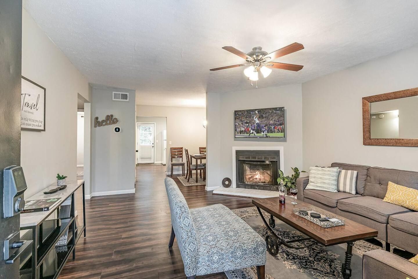 2 Units, Sleeps 16, Mins To Downtown - Airport Apartment Nashville