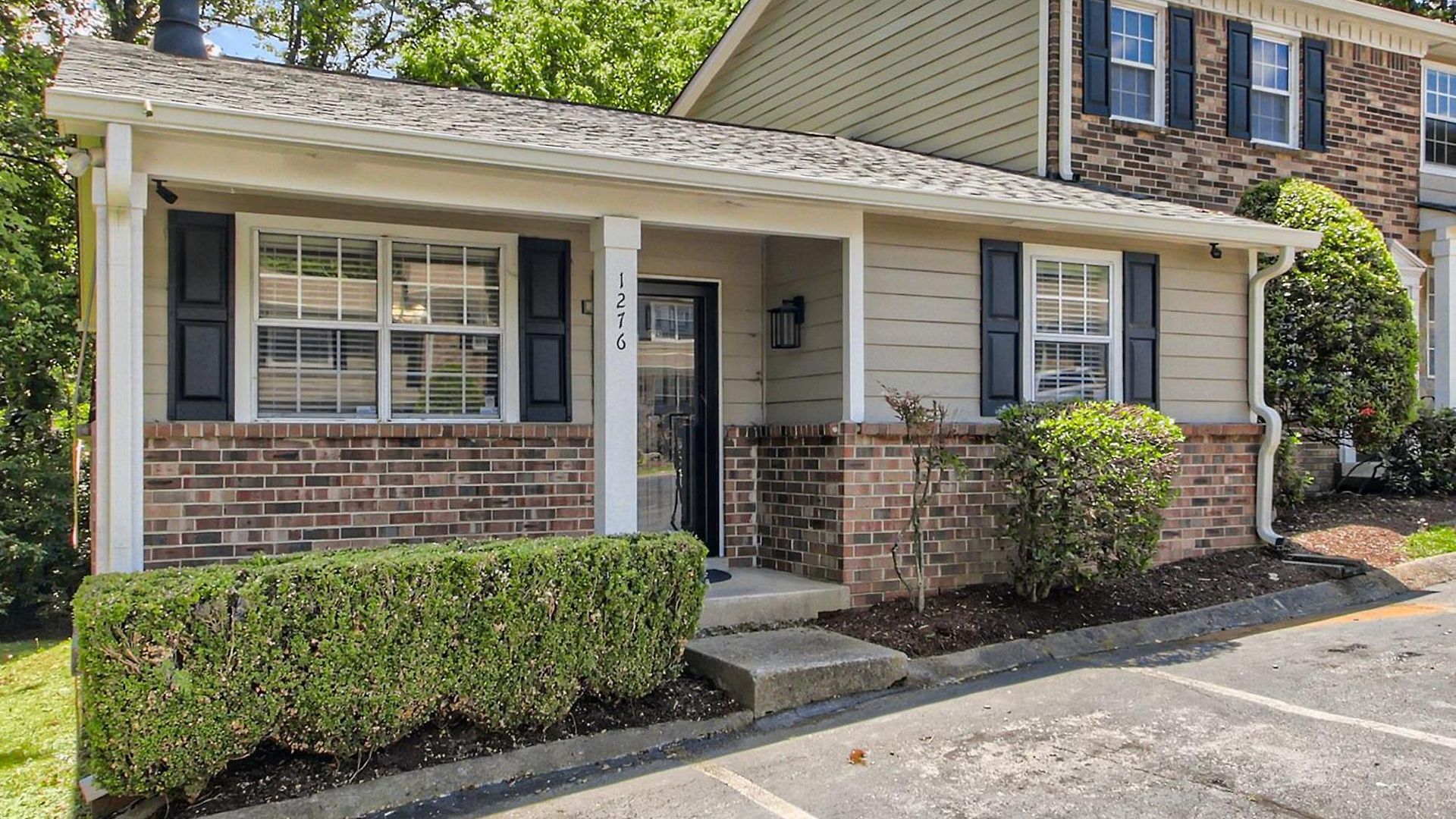 2 Units, Sleeps 16, Mins To Downtown - Airport Apartment Nashville