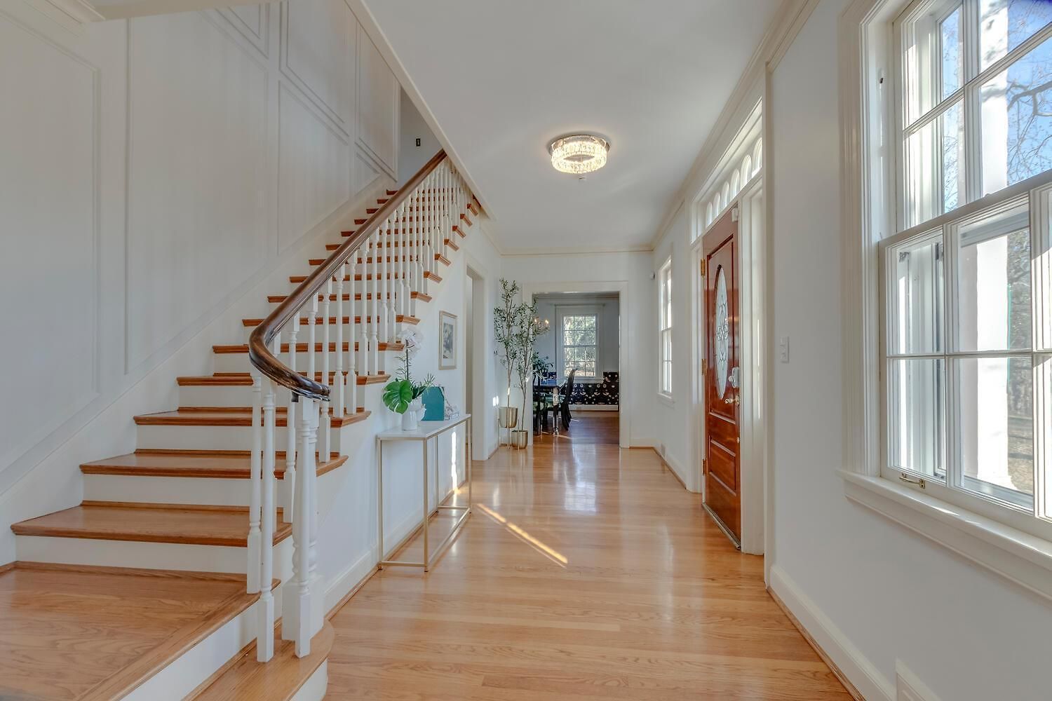 Villa Charmed Manor-5 Mi To Dt, Opry & Airport, Beautiful Antique Estate, Sleeps 12 *