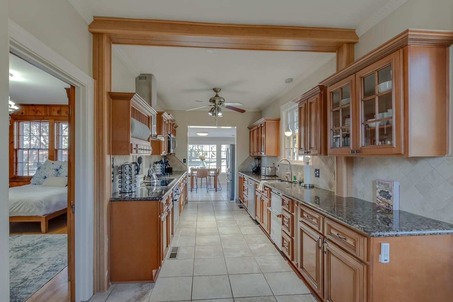 Villa Charmed Manor-5 Mi To Dt, Opry & Airport, Beautiful Antique Estate, Sleeps 12