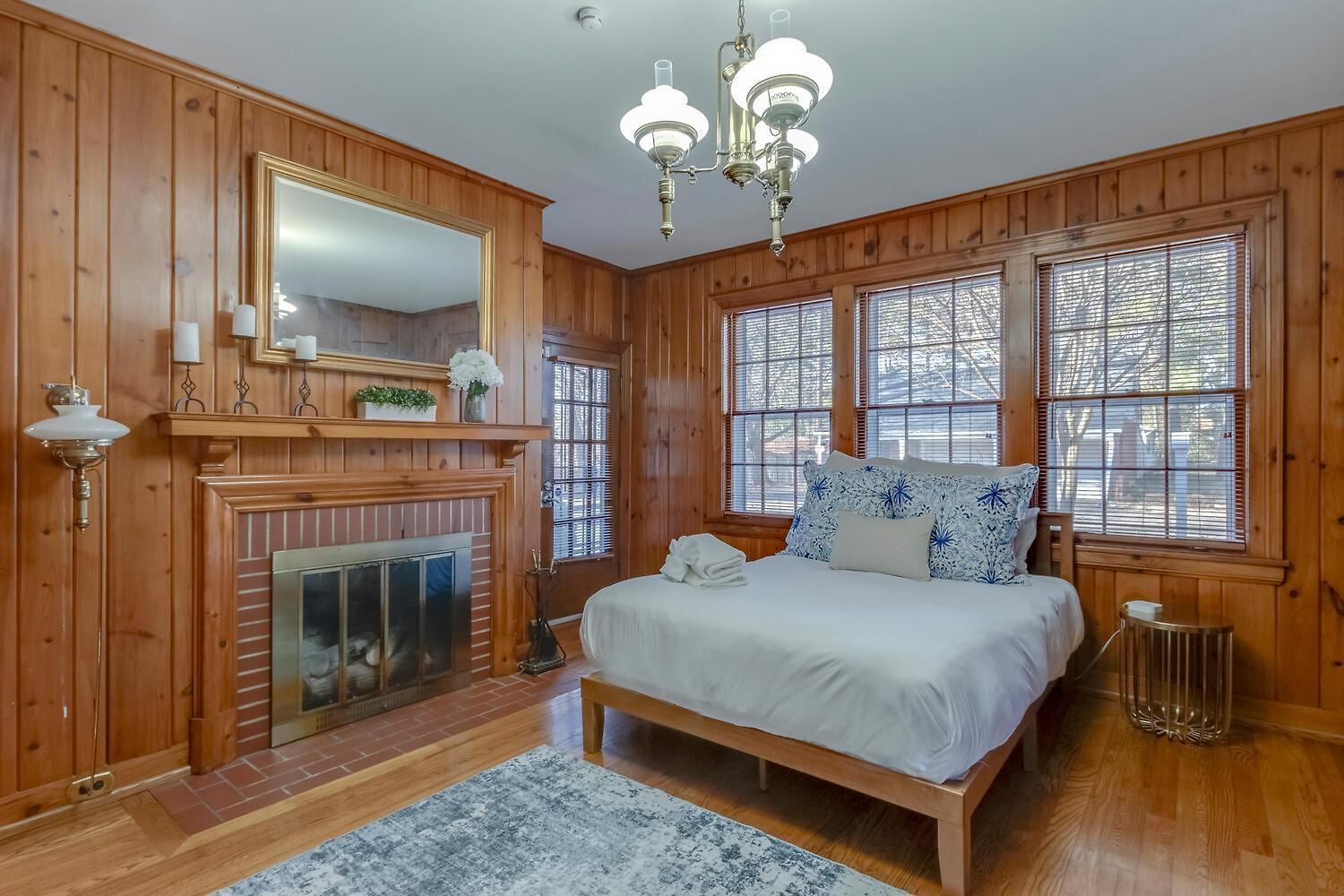 Charmed Manor-5 Mi To Dt, Opry & Airport, Beautiful Antique Estate, Sleeps 12 Villa *