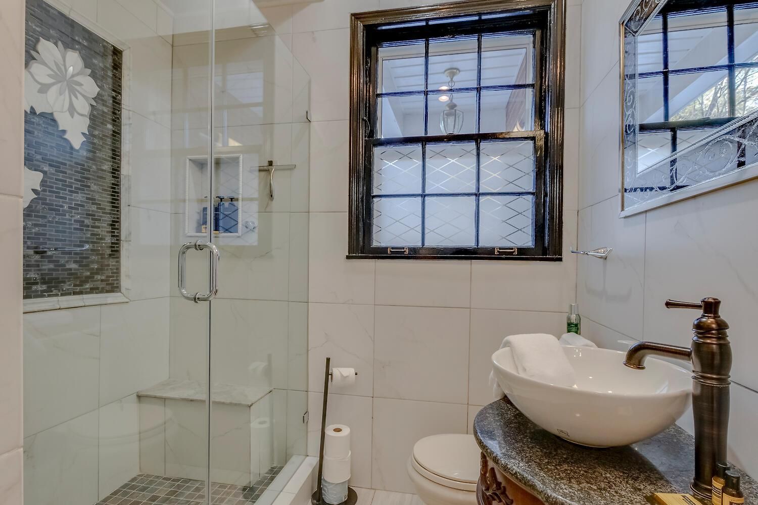 Charmed Manor-5 Mi To Dt, Opry & Airport, Beautiful Antique Estate, Sleeps 12 *