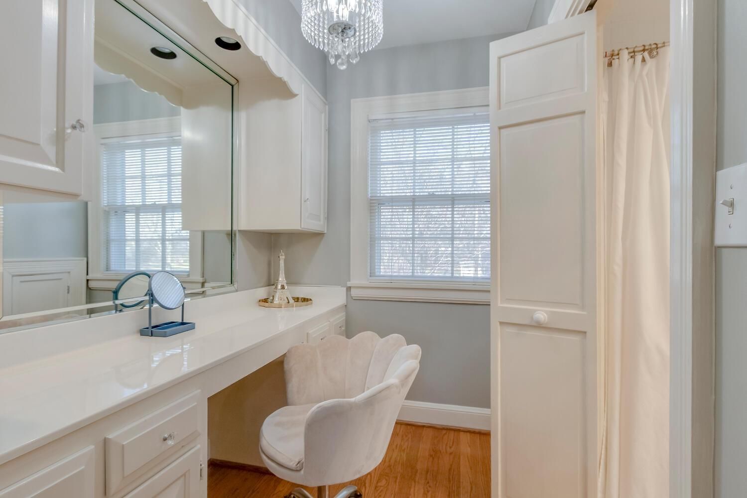 Villa Charmed Manor-5 Mi To Dt, Opry & Airport, Beautiful Antique Estate, Sleeps 12