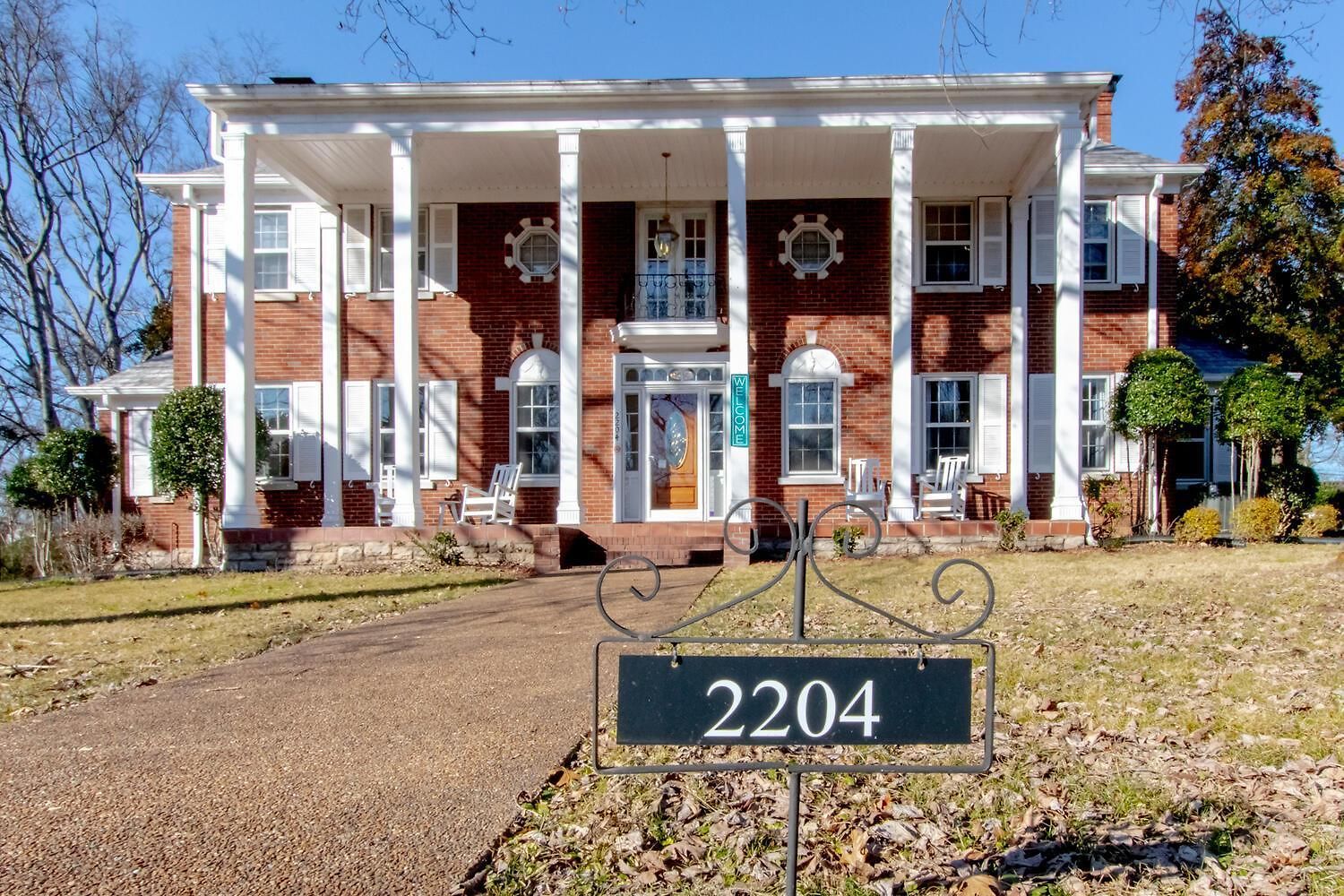 Charmed Manor-5 Mi To Dt, Opry & Airport, Beautiful Antique Estate, Sleeps 12