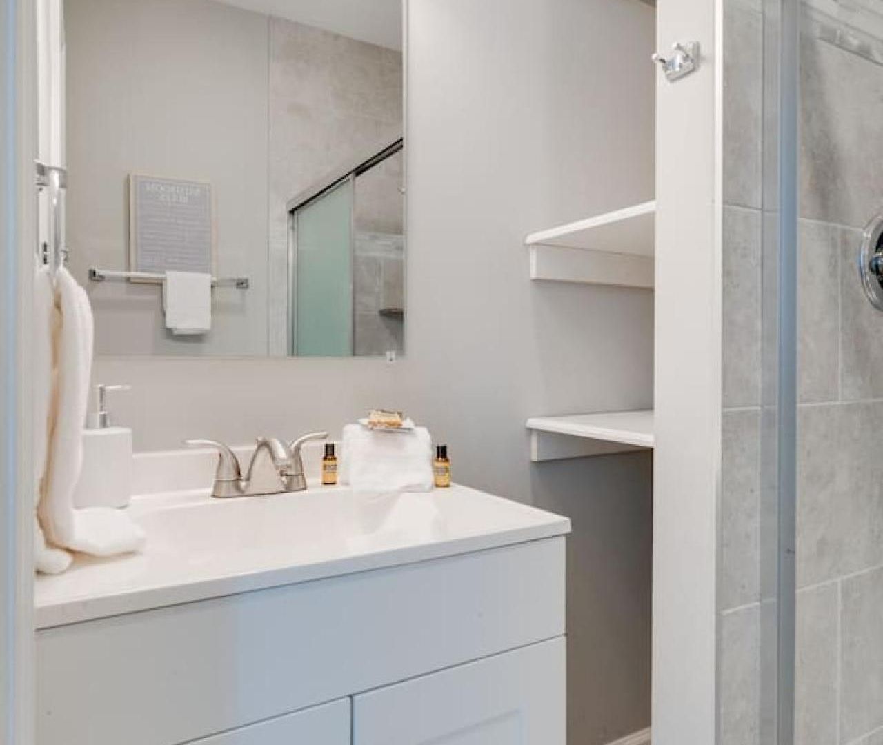 Centennial Park Getaway - 2bdrm