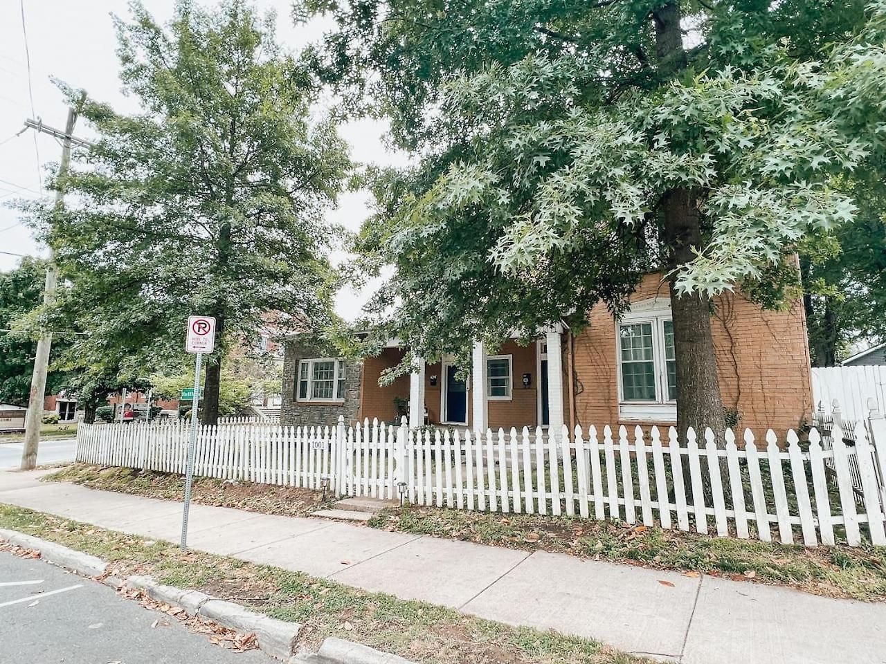 12 South Historic Walkable Haven Apartment