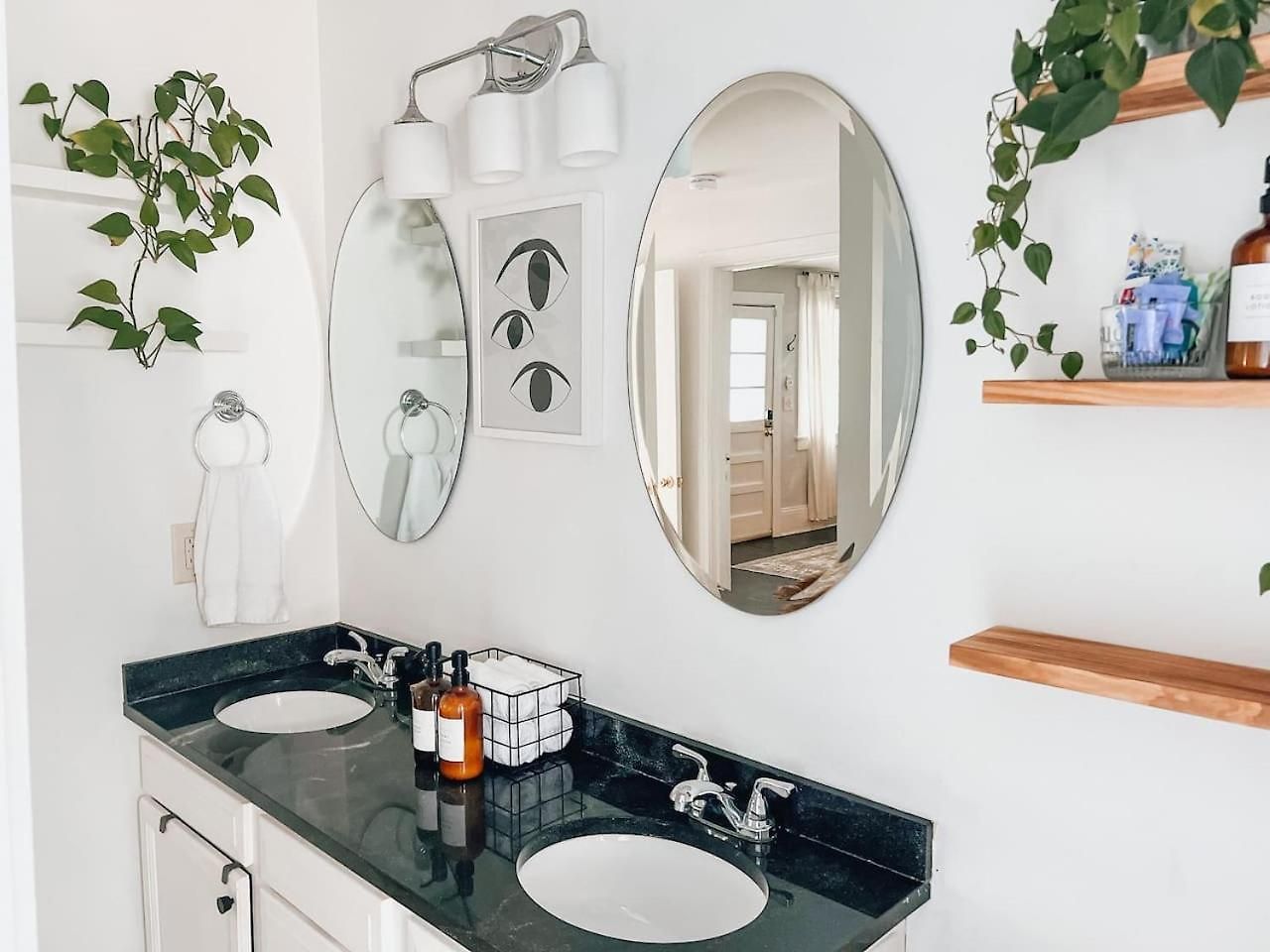 Apartment 12 South Historic Walkable Haven