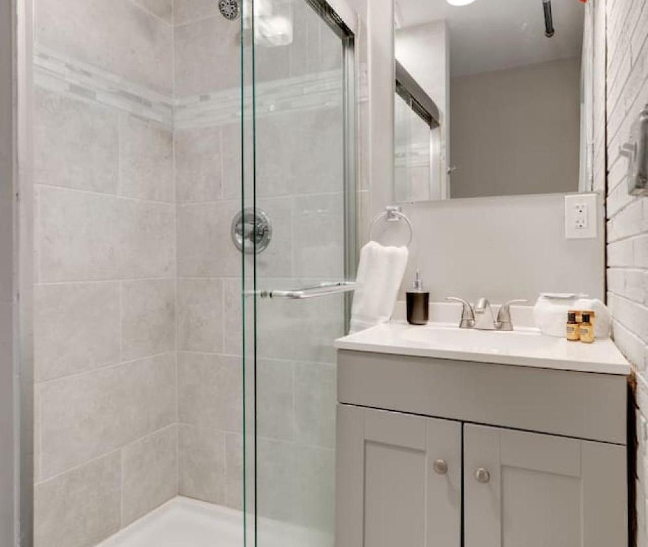 Parthenon Getaway - 2bdrm *