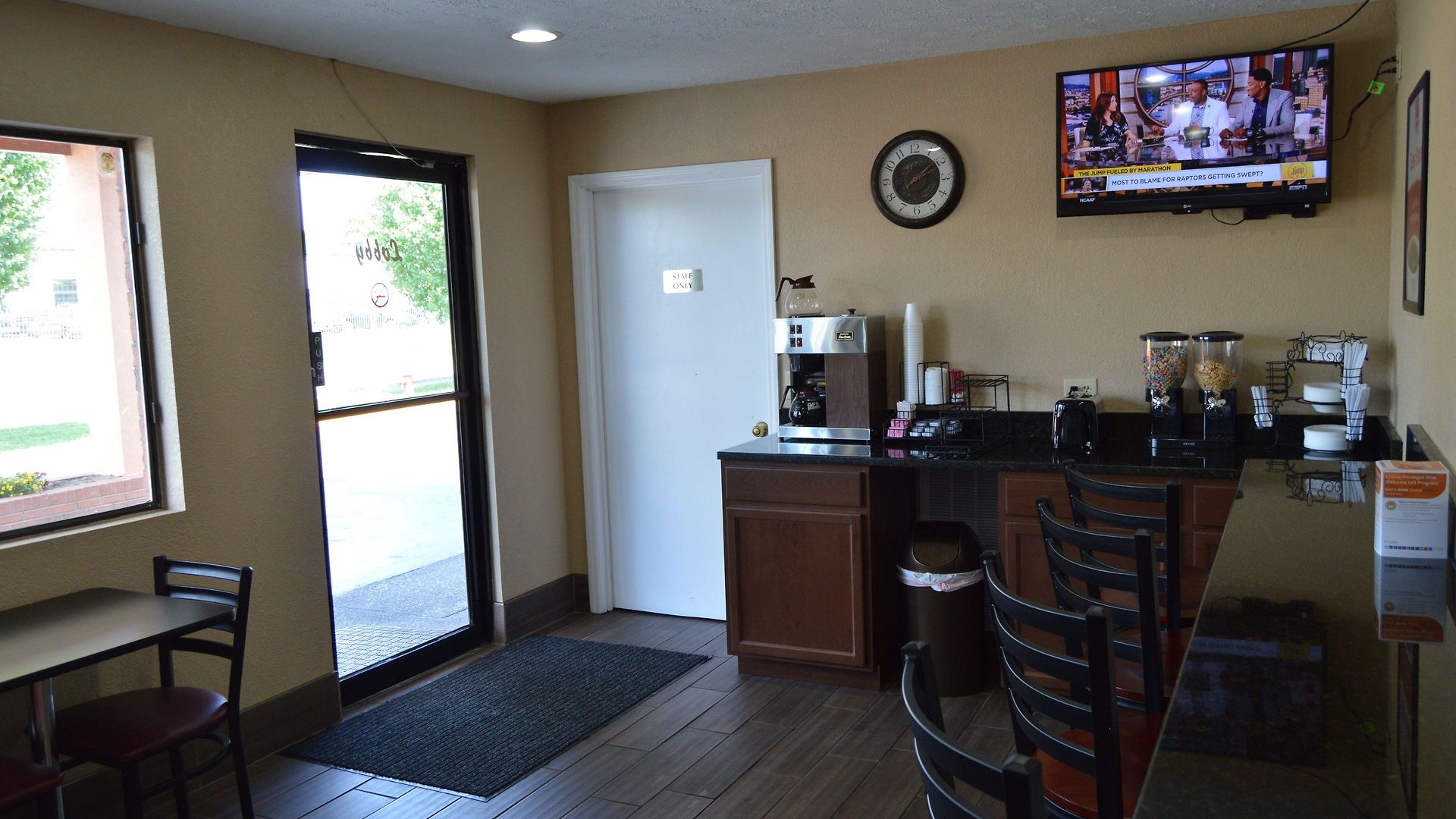Econo North