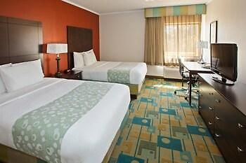 La Quinta By Wyndham Airport Hotel 3*