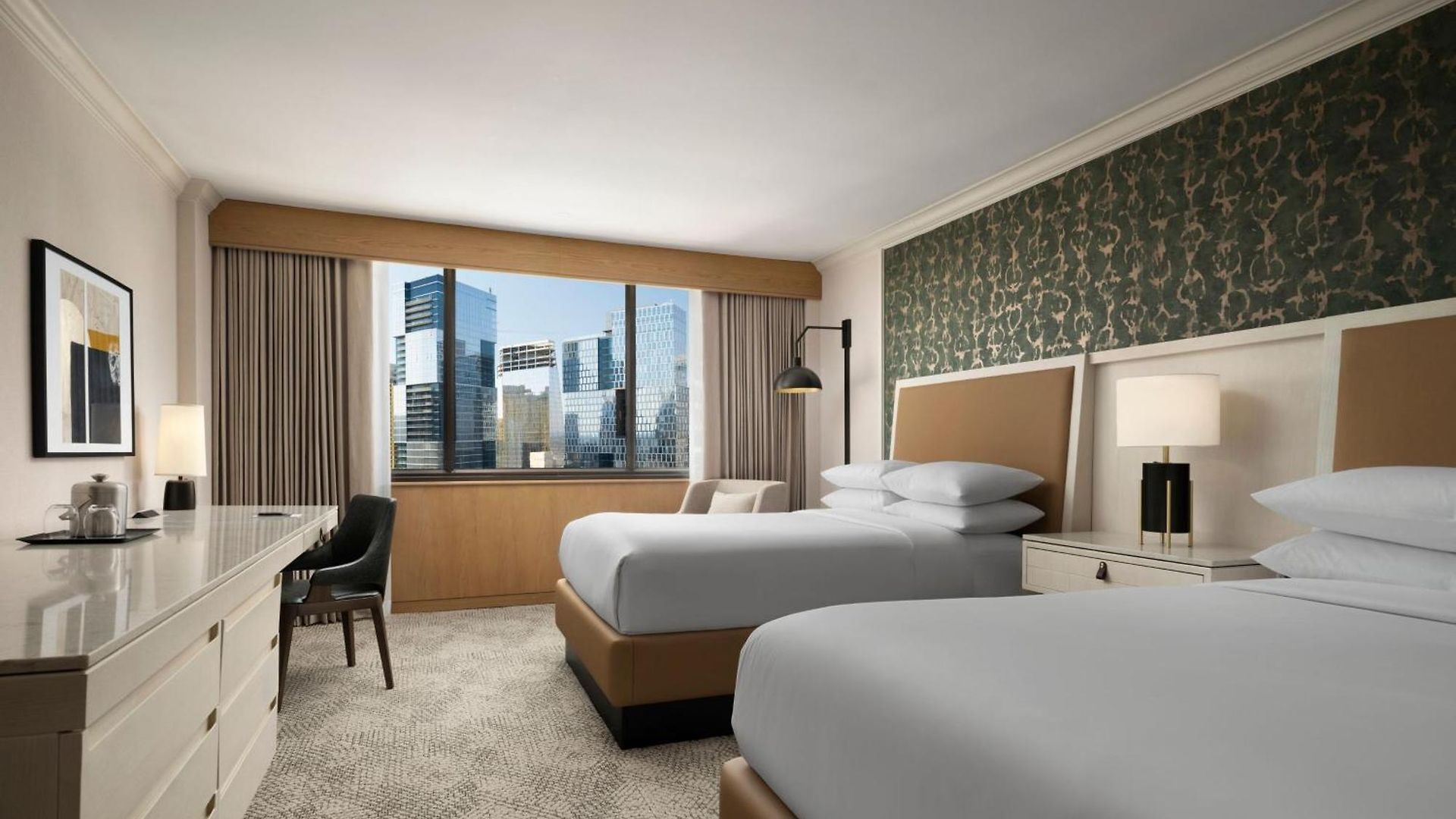 Sheraton Grand Downtown Hotel 4*