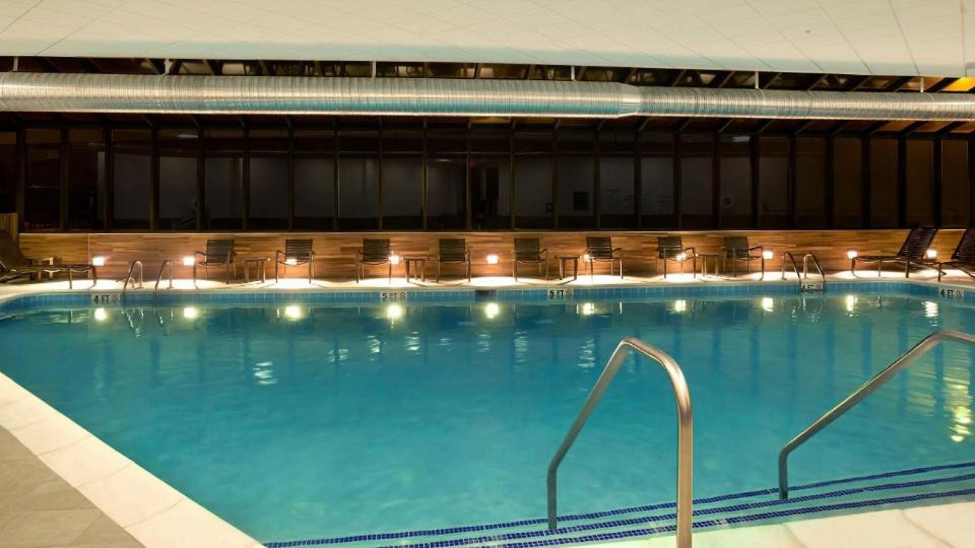 Airport Marriott Hotel 4*
