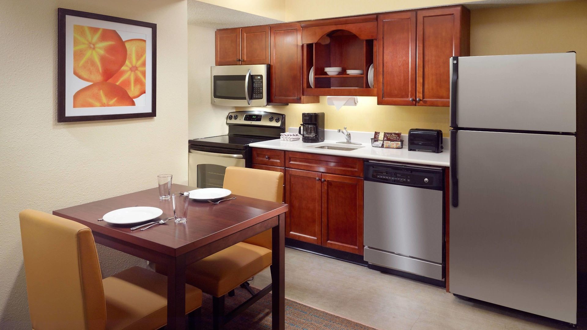 Hotel By Marriott Airport