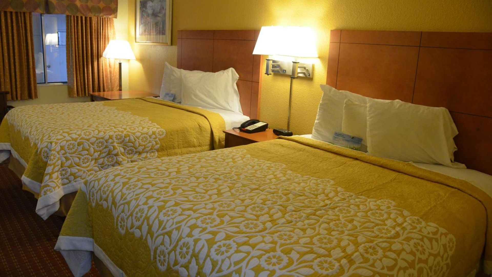 Days By Wyndham Airport East Hotel