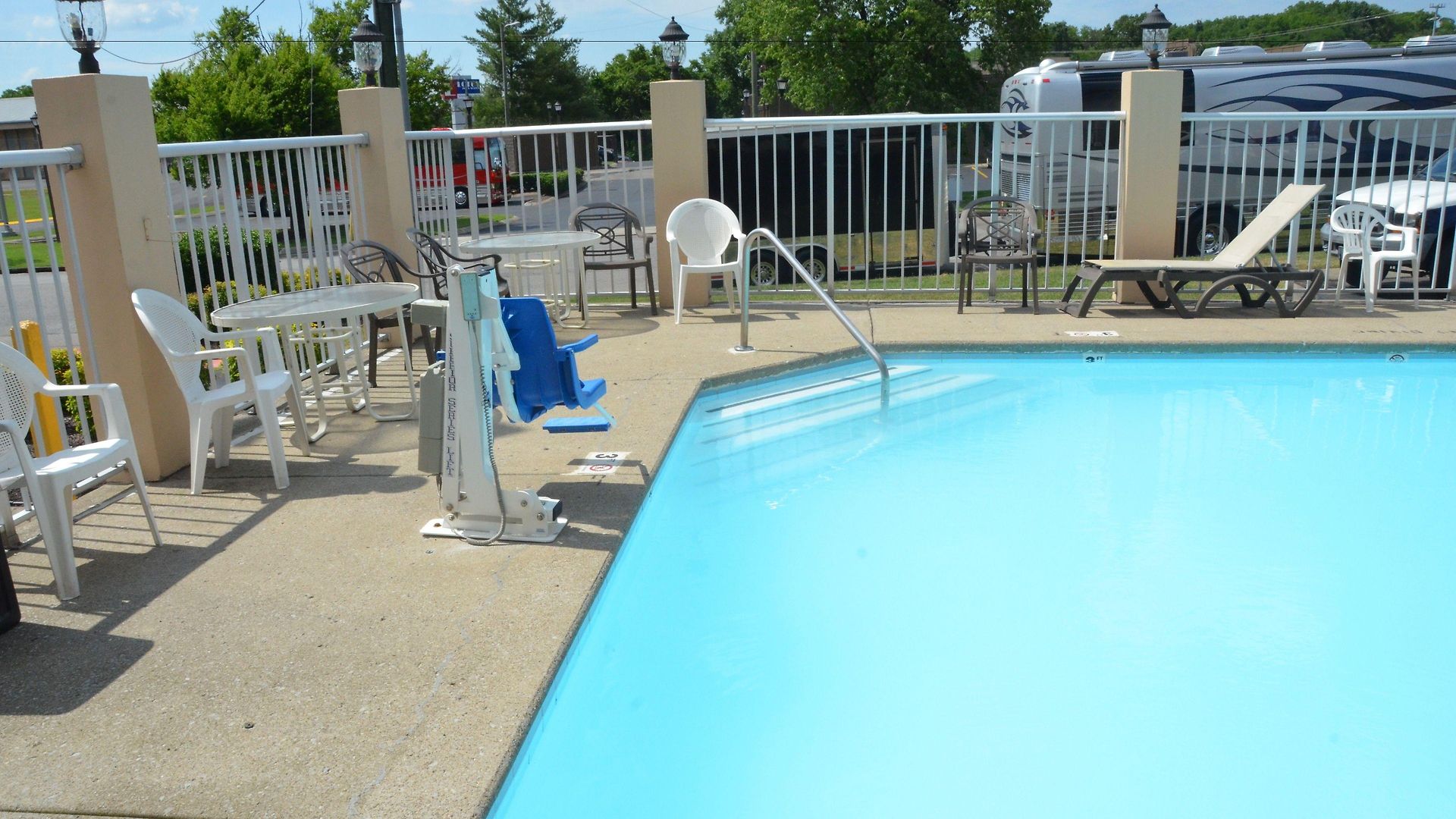 Hotel Days By Wyndham Airport East Nashville