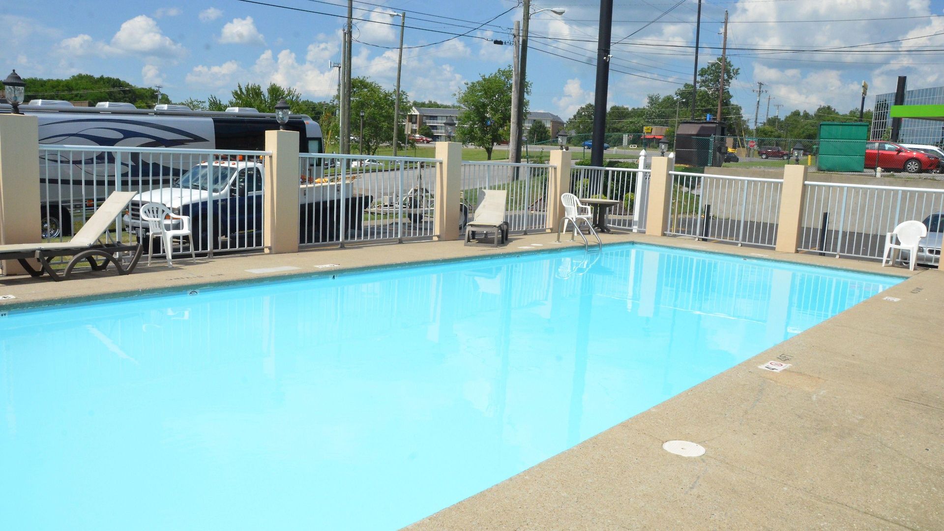 Days By Wyndham Airport East Hotel
