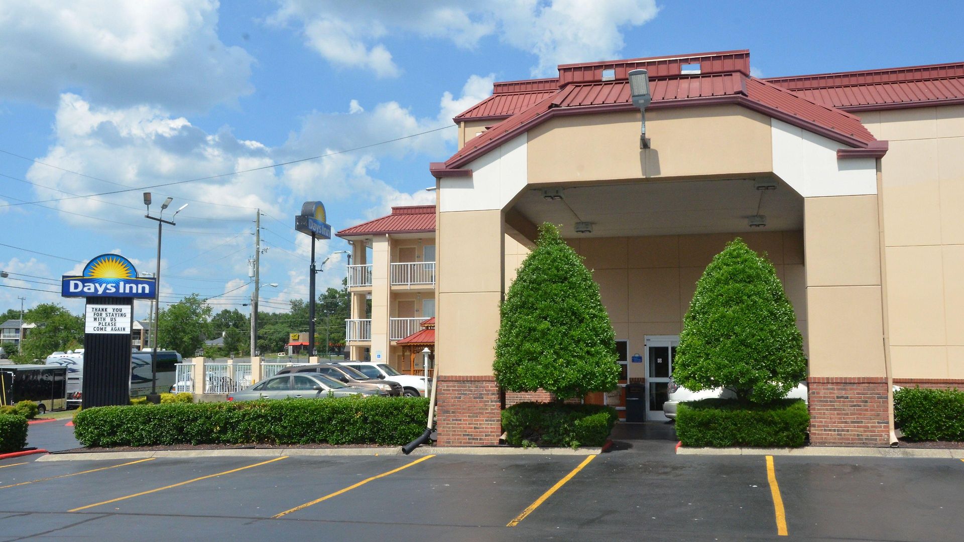 Days By Wyndham Airport East Hotel