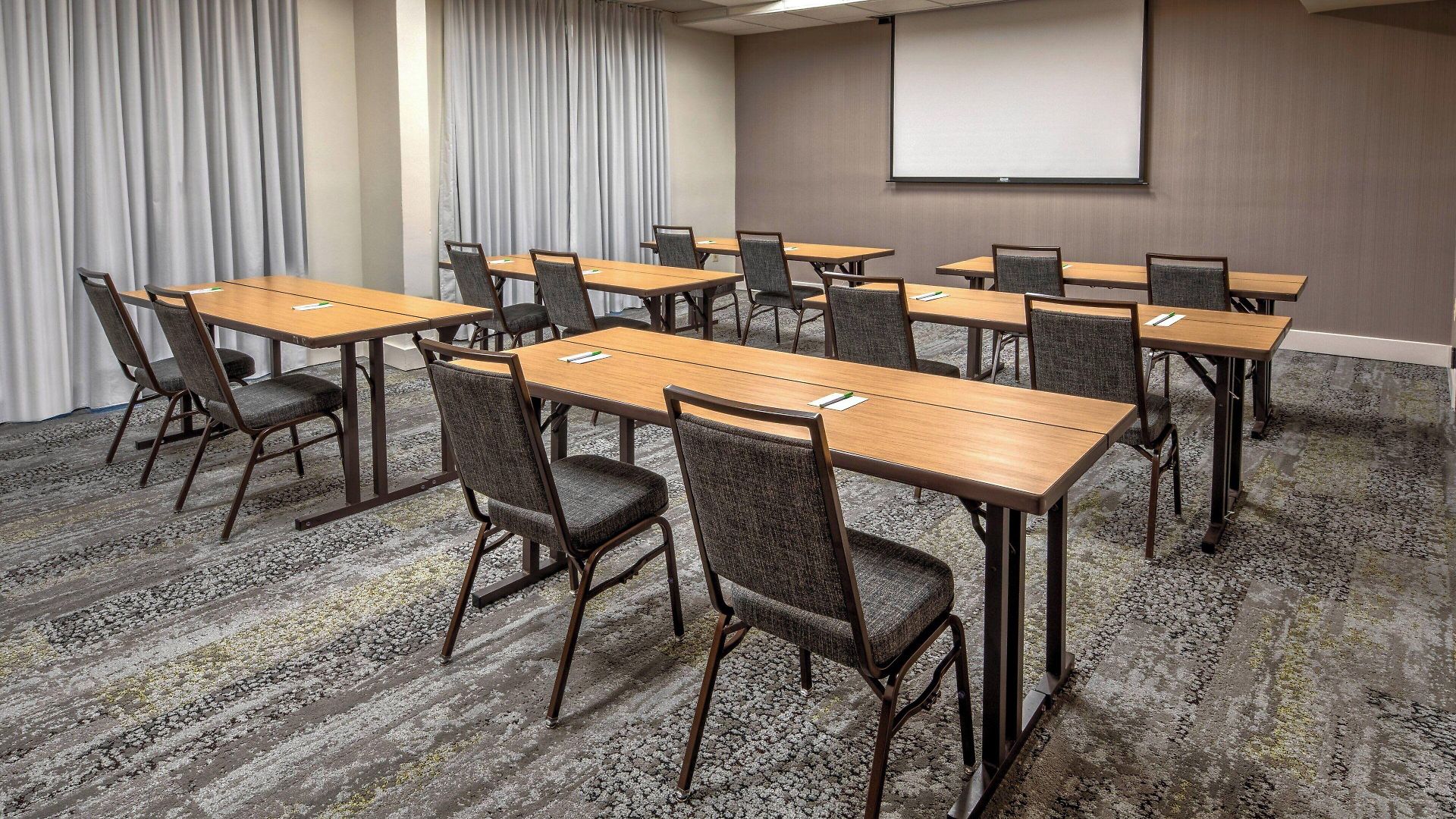 Courtyard By Marriott Vanderbilt West End Hotel Nashville