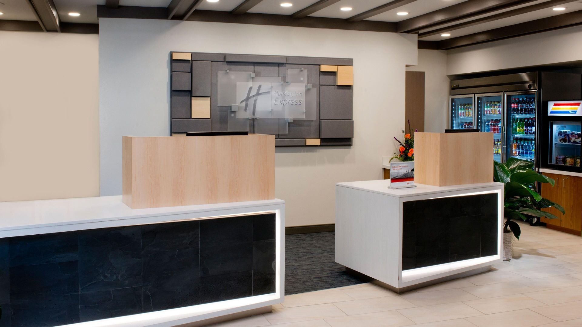 Hotel Express Airport By Ihg 3*