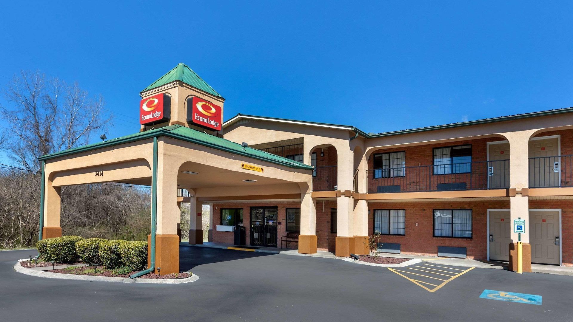 Lodge Econo Near Percy Priest *