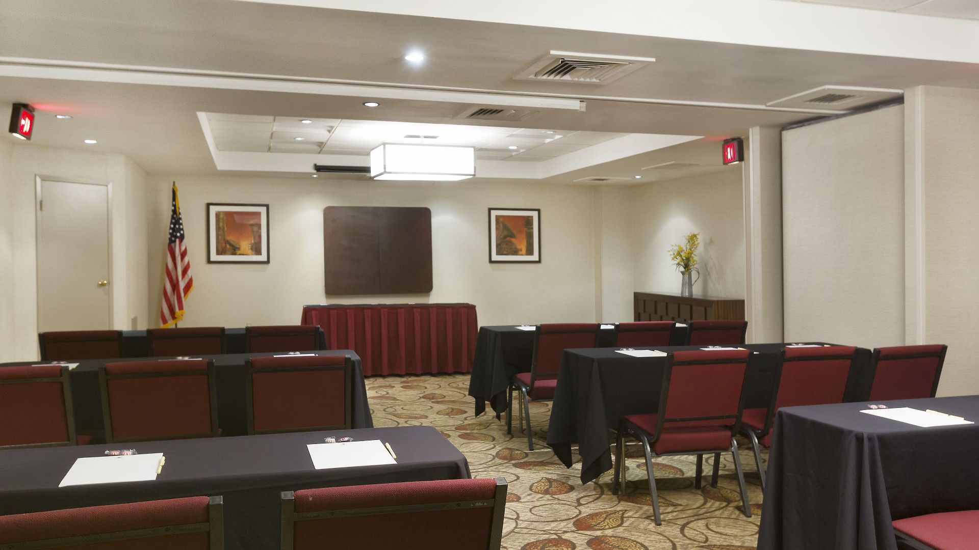 Doubletree By Hilton Airport Hotel 3*