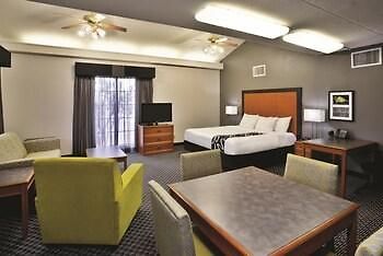 La Quinta By Wyndham South