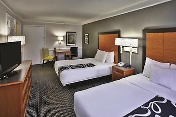 La Quinta By Wyndham South Hotel
