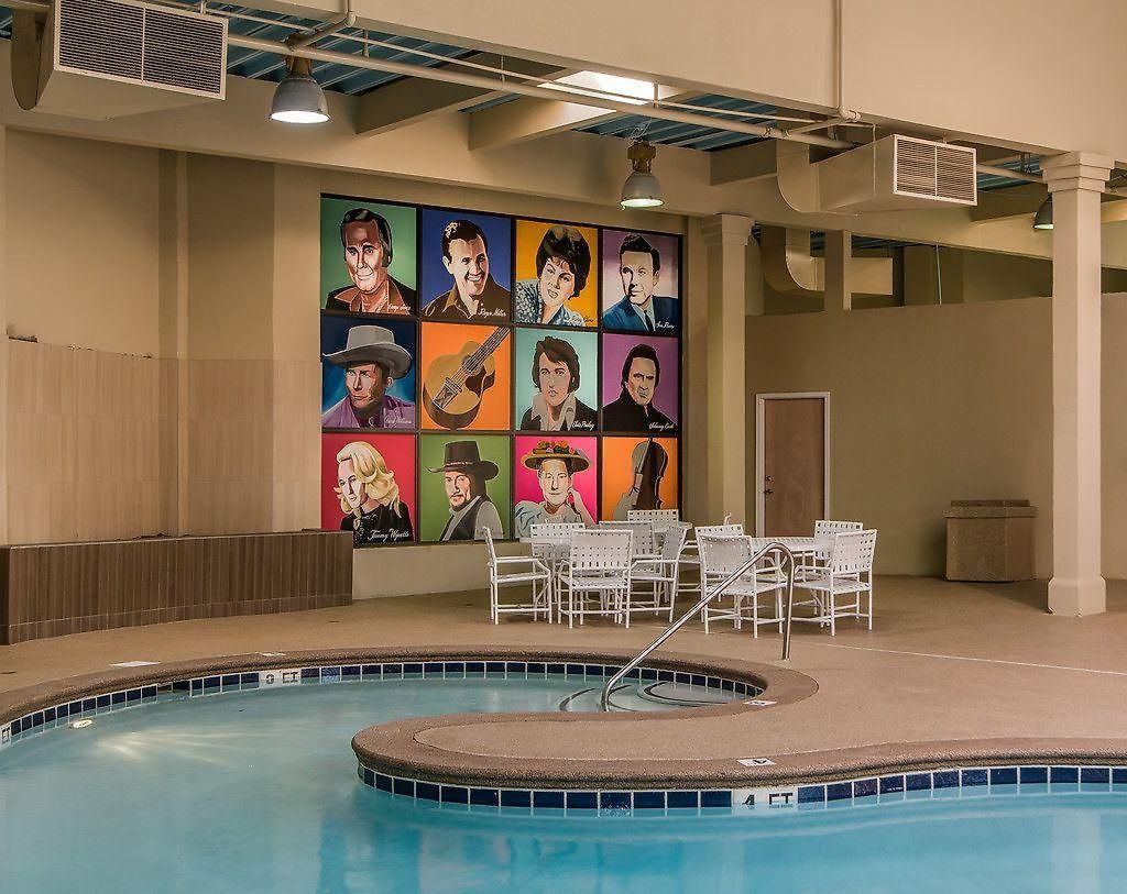 Hotel Downtown - Stadium By Ihg