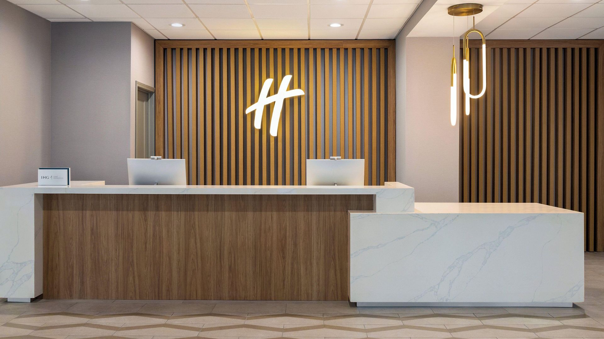 Hotel Downtown - Stadium By Ihg 3*