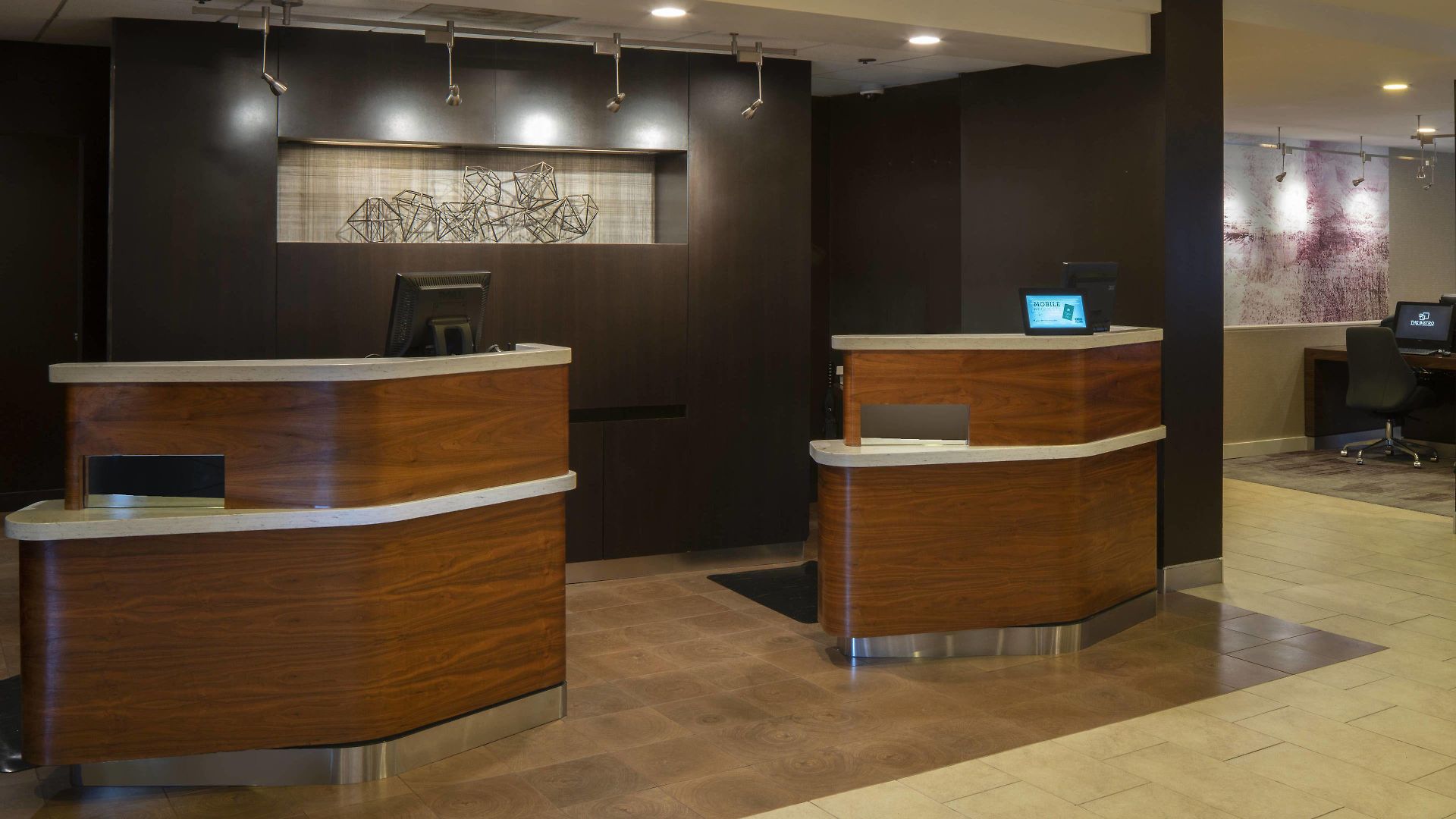 Courtyard By Marriott Airport Hotel 3*