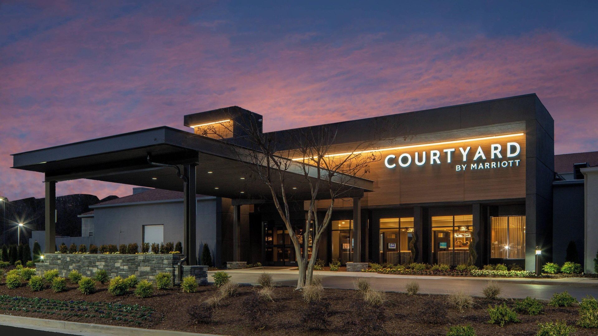 Courtyard By Marriott Airport Hotel Nashville