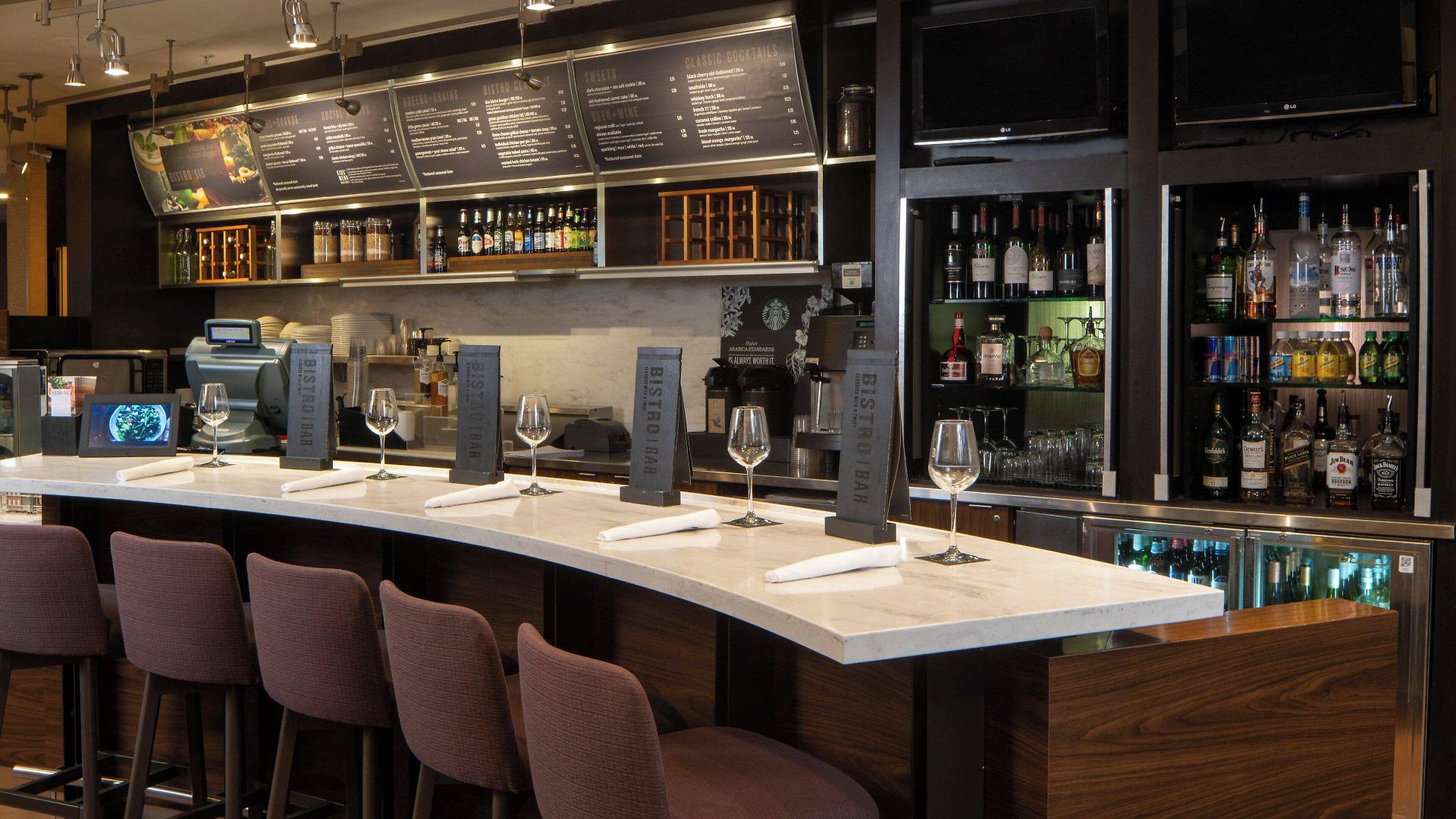 Courtyard By Marriott Airport Nashville