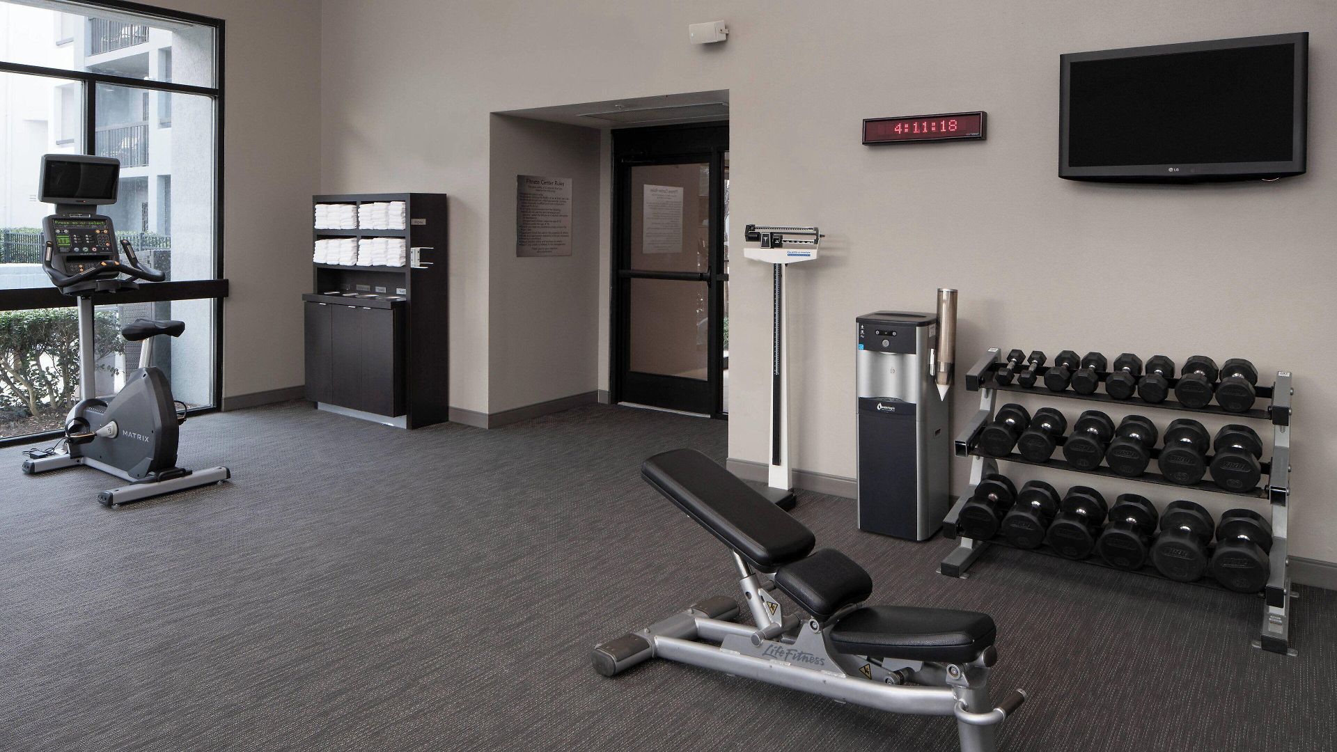 Hotel Courtyard By Marriott Airport
