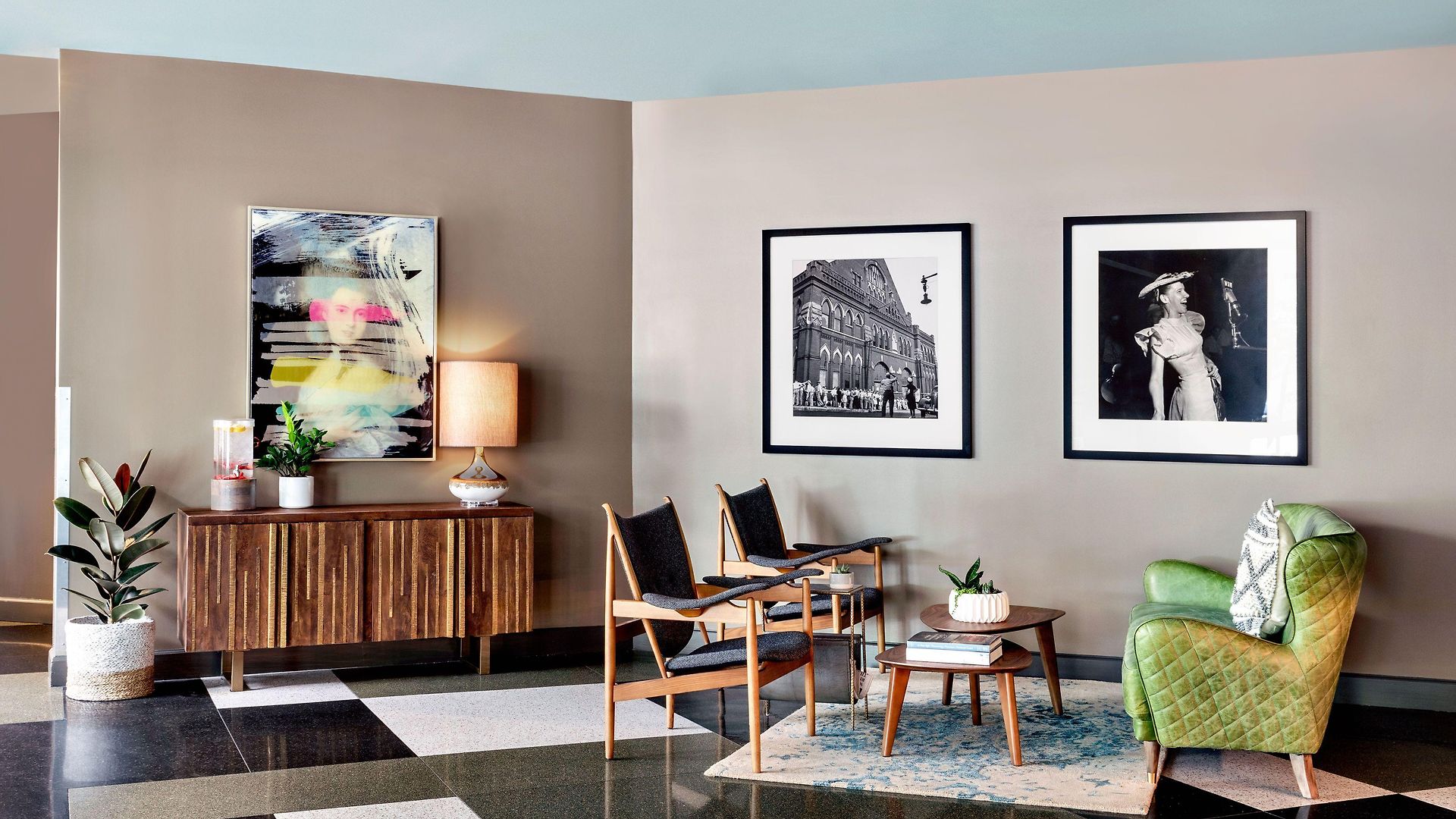 Hotel Delta By Marriott Airport 3*