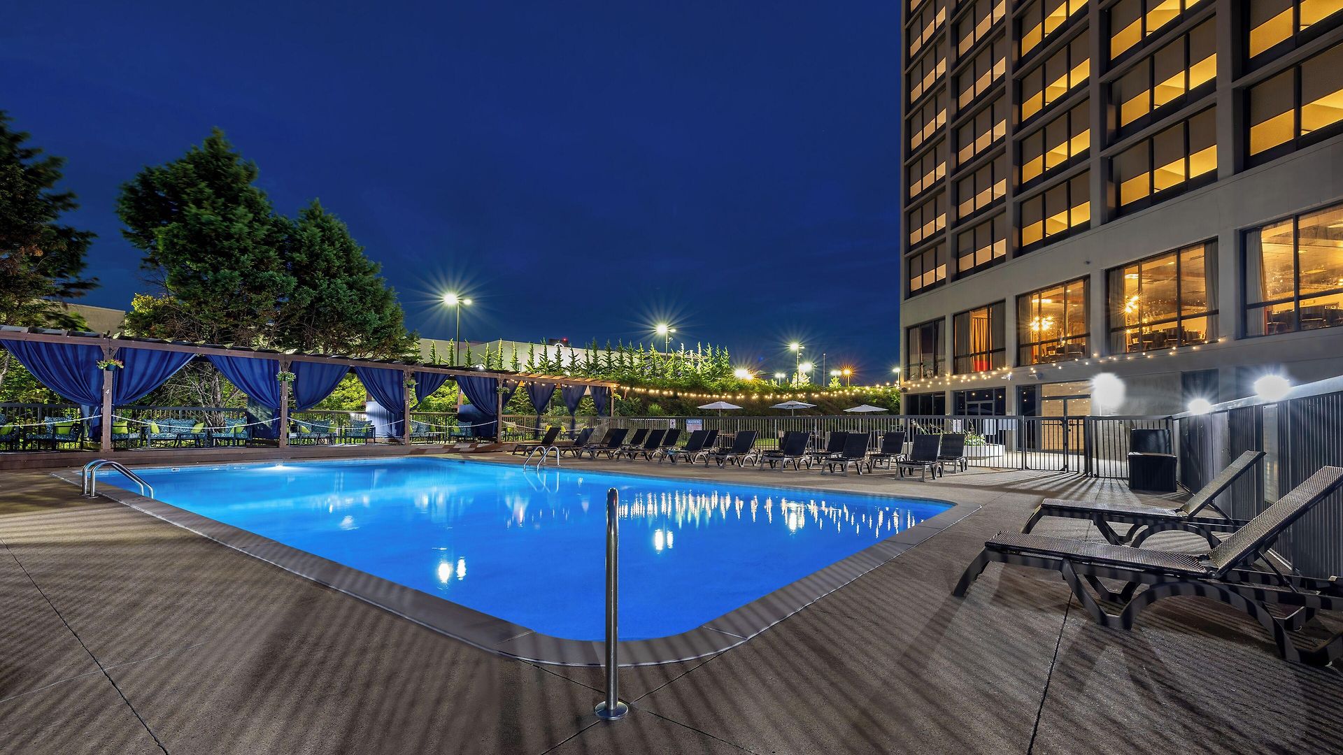 Hotel Delta By Marriott Airport