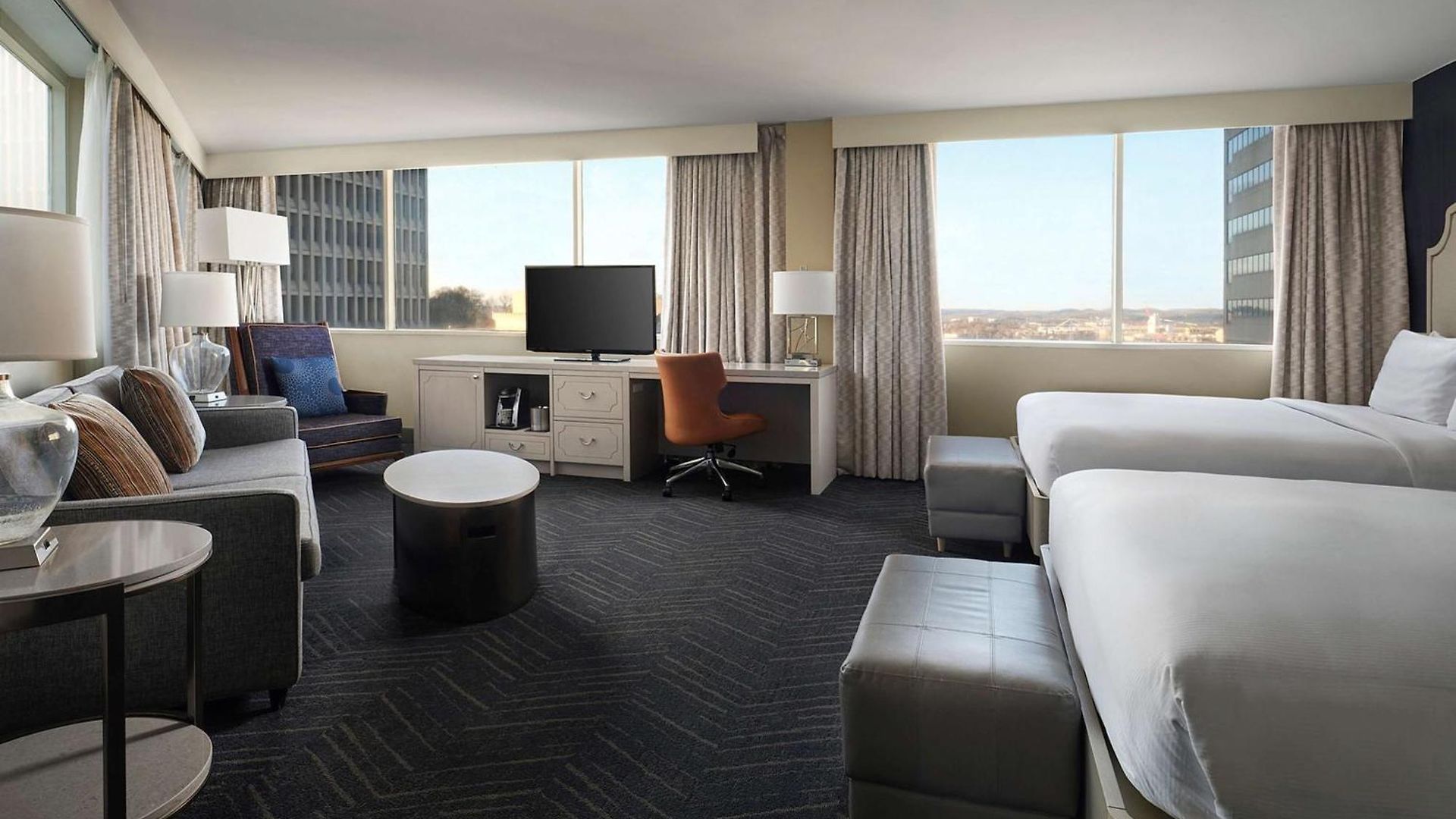 Doubletree By Hilton Downtown Hotel Nashville