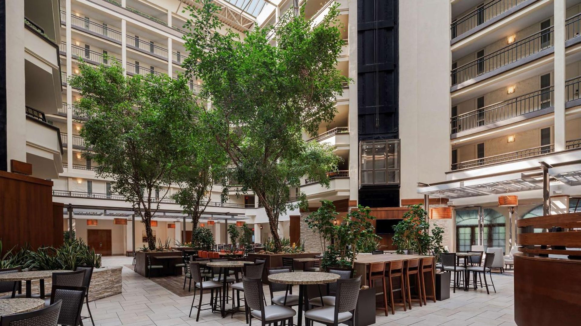 Embassy By Hilton Airport Hotel 4*