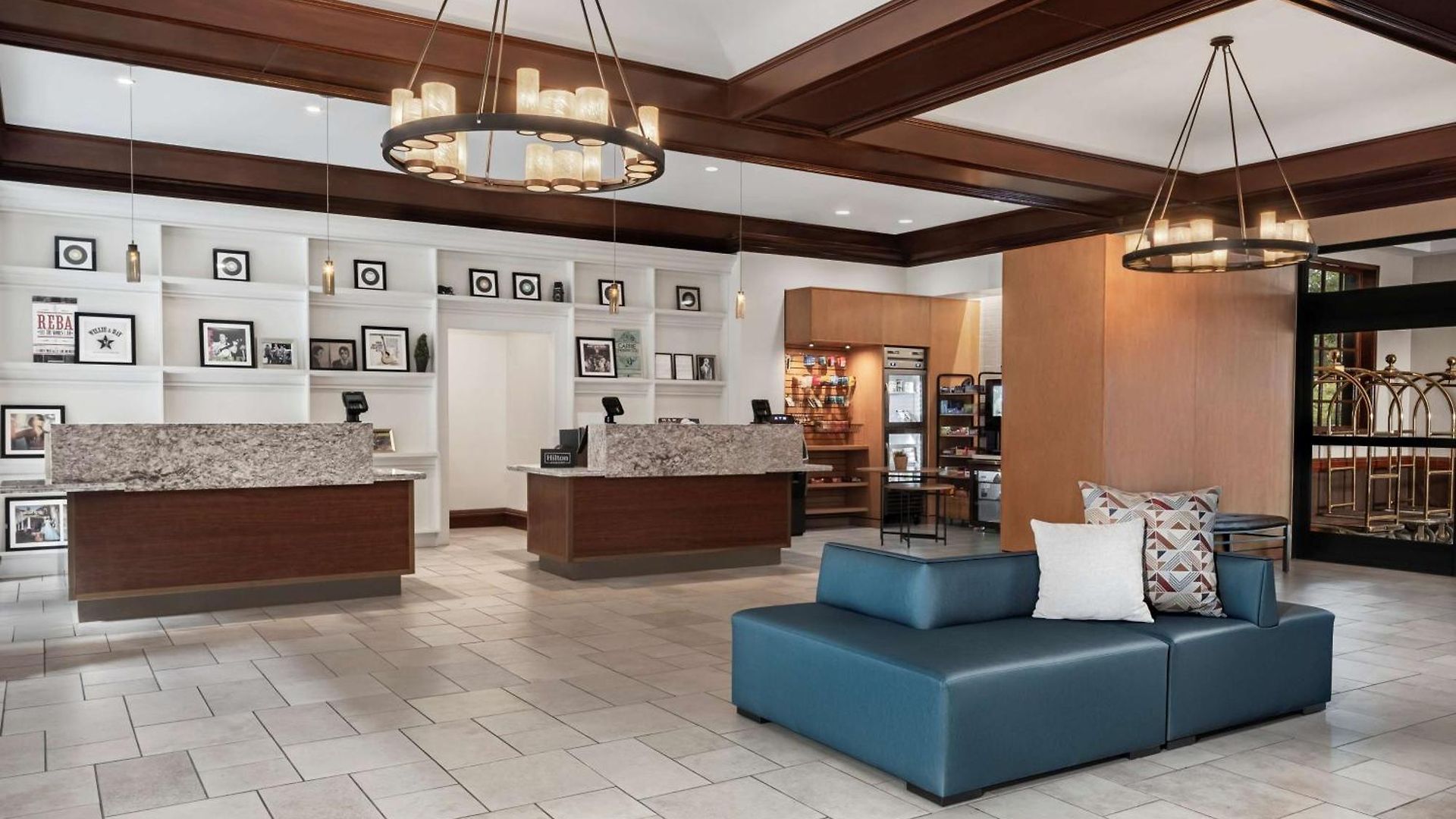 Hotel Embassy By Hilton Airport 4*