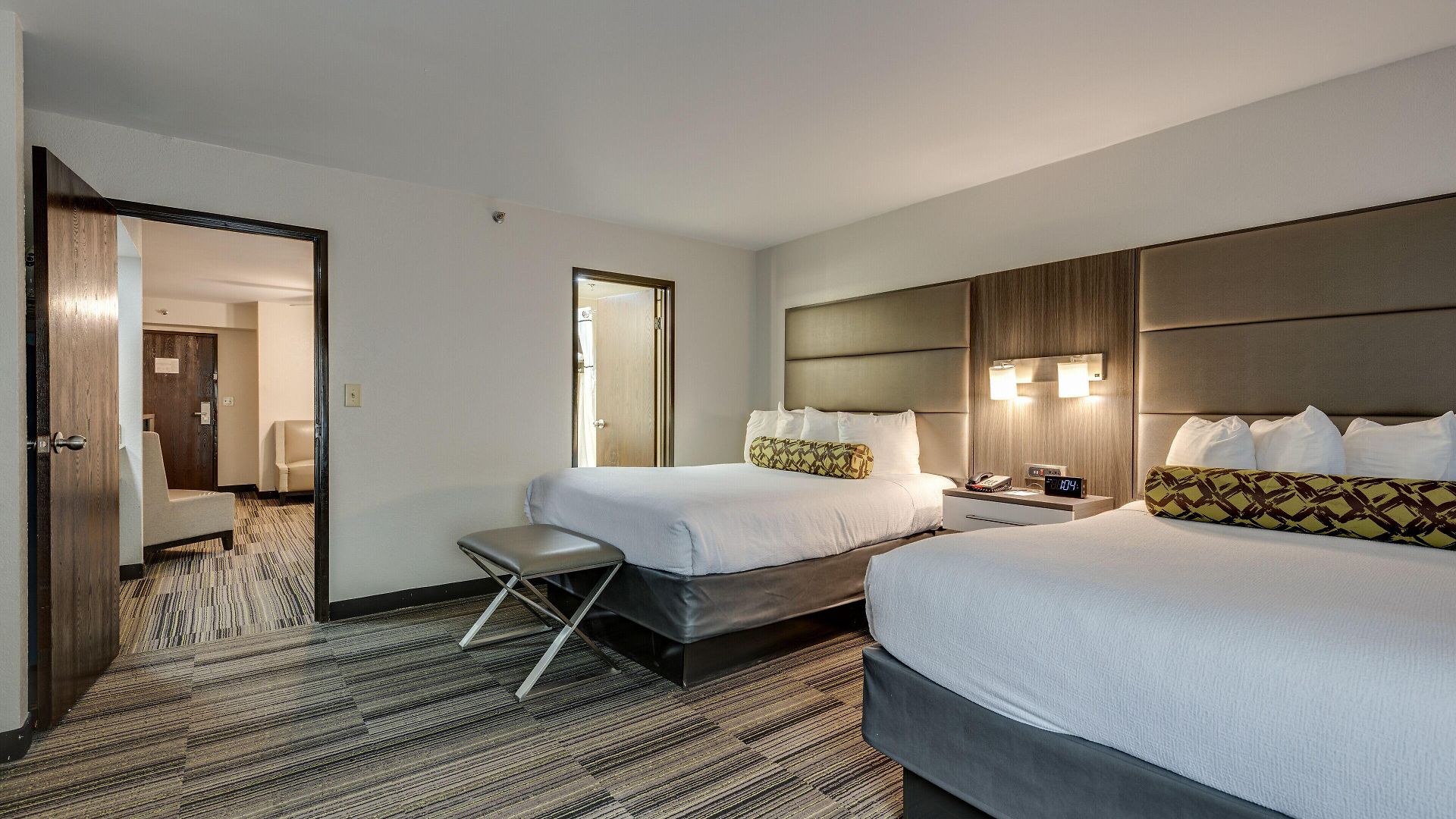 Hotel Alexis And Nashville