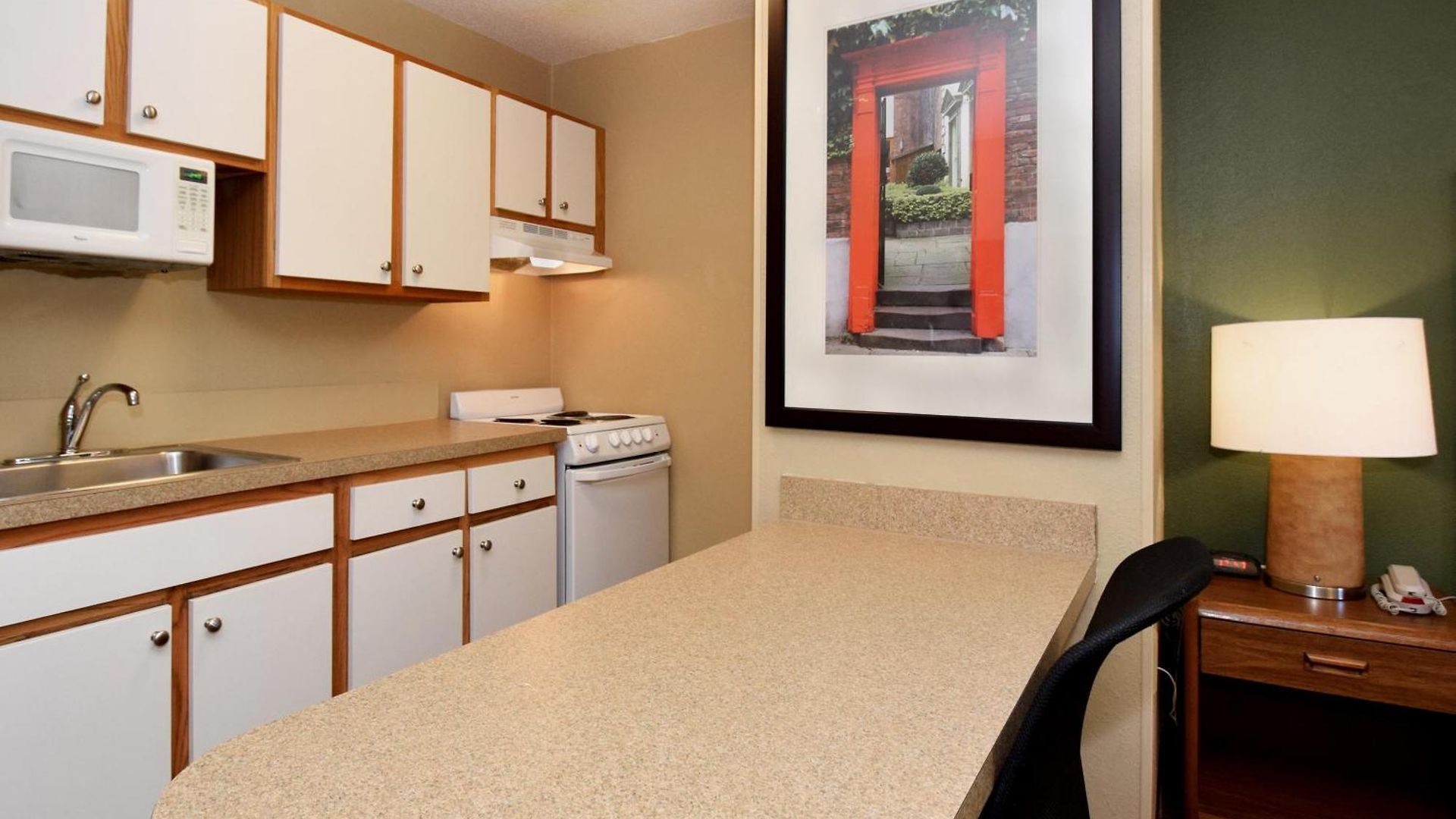 Hotel Homestay Suites 2*