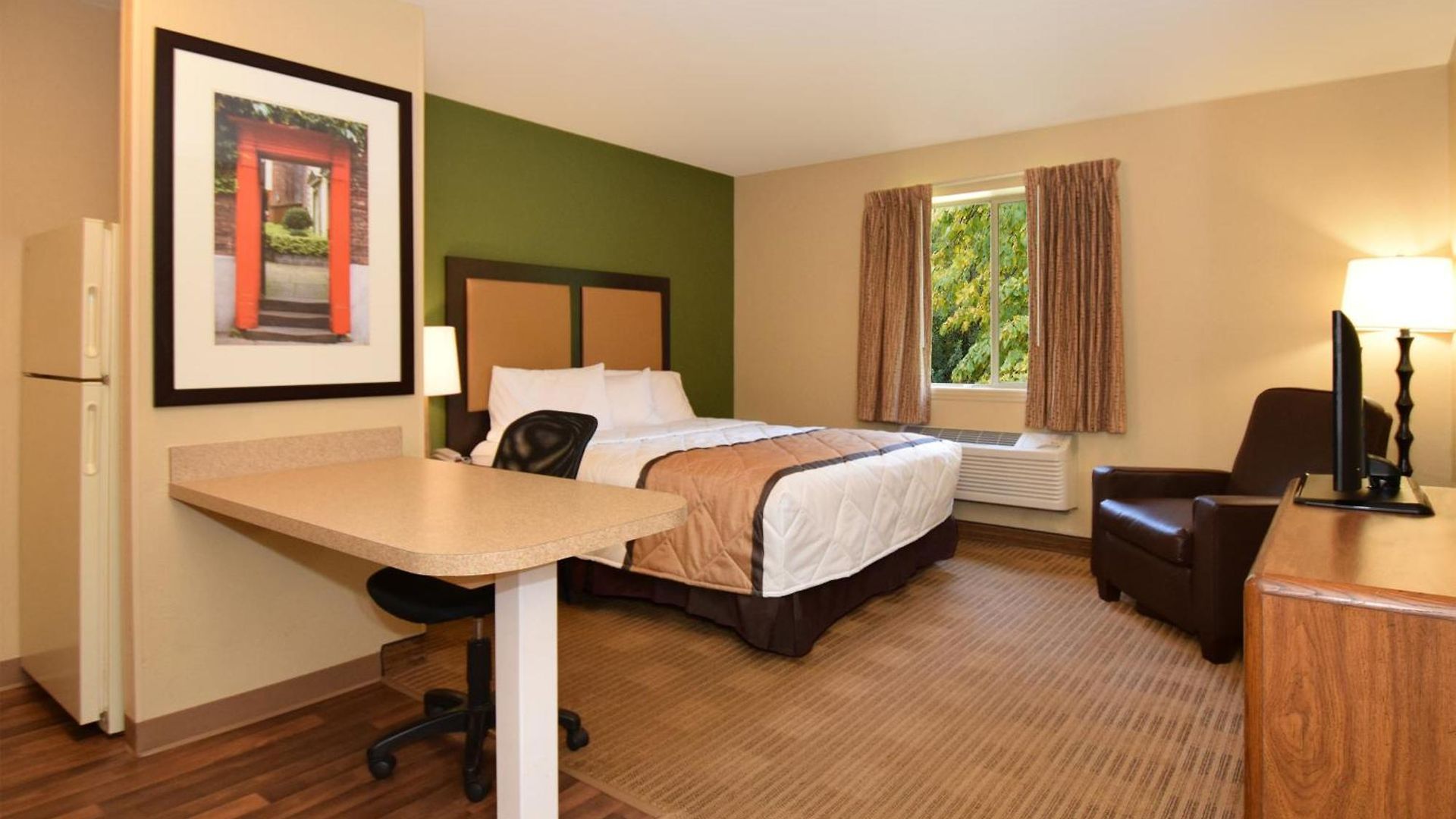 Homestay Suites 2*