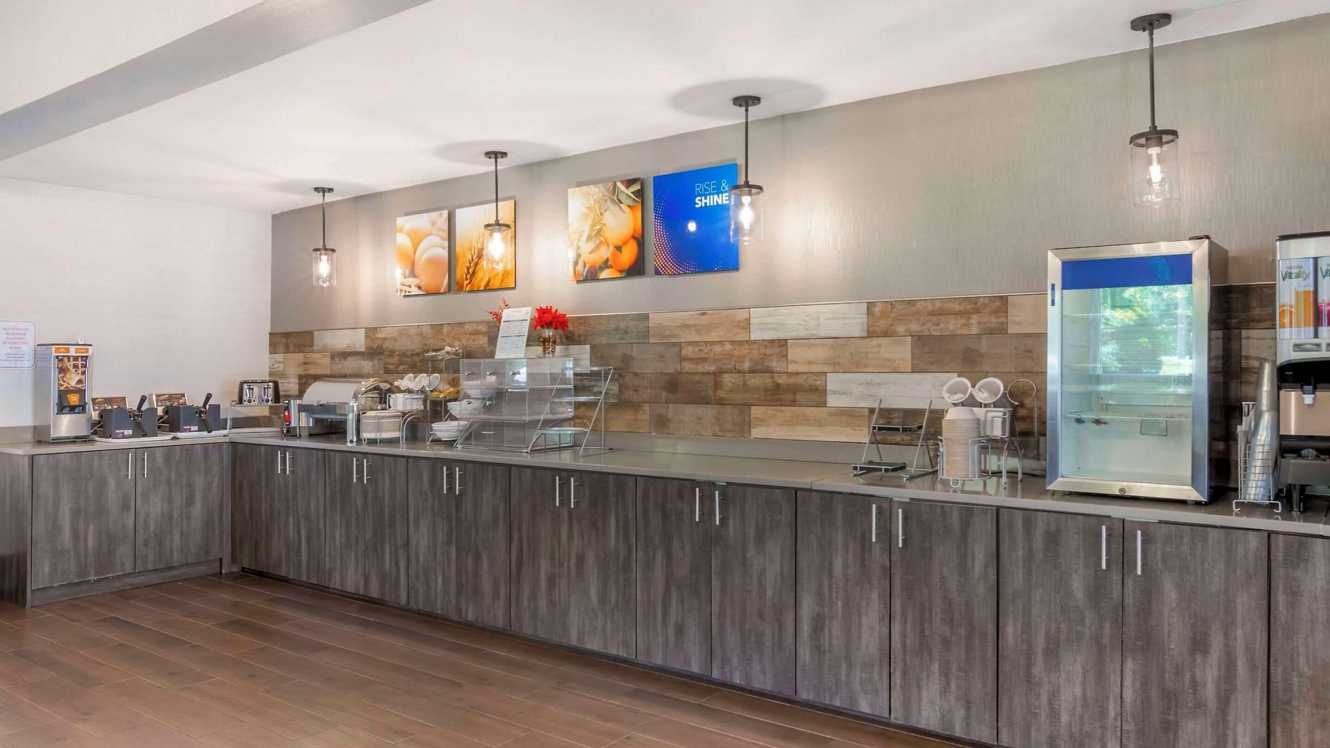 Comfort Airport - Bna Hotel