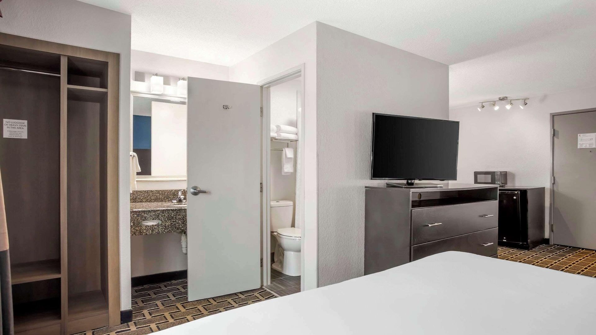 Hotel Comfort Airport - Bna Nashville