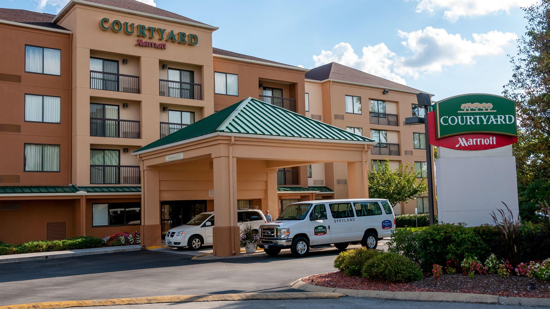 Courtyard By Marriott At Opryland Hotel 3*