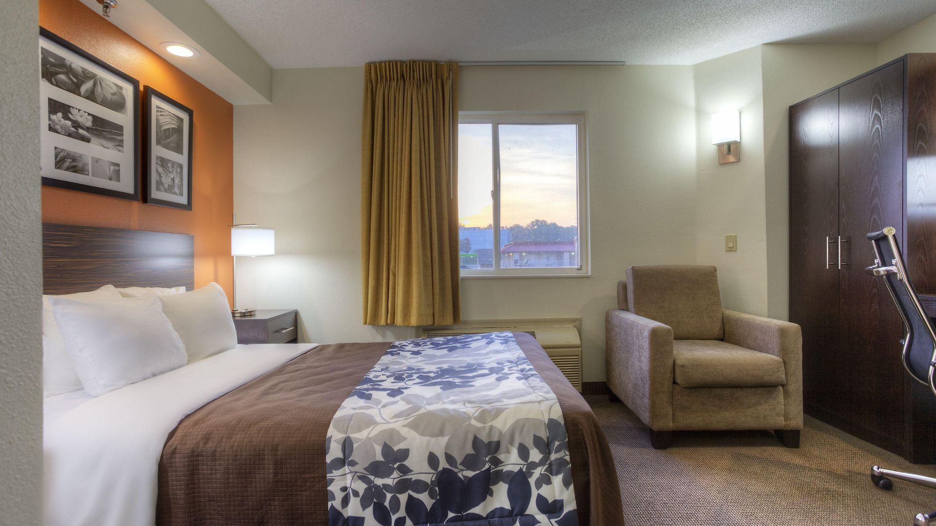 Sleep Near Percy Priest Inn 4*