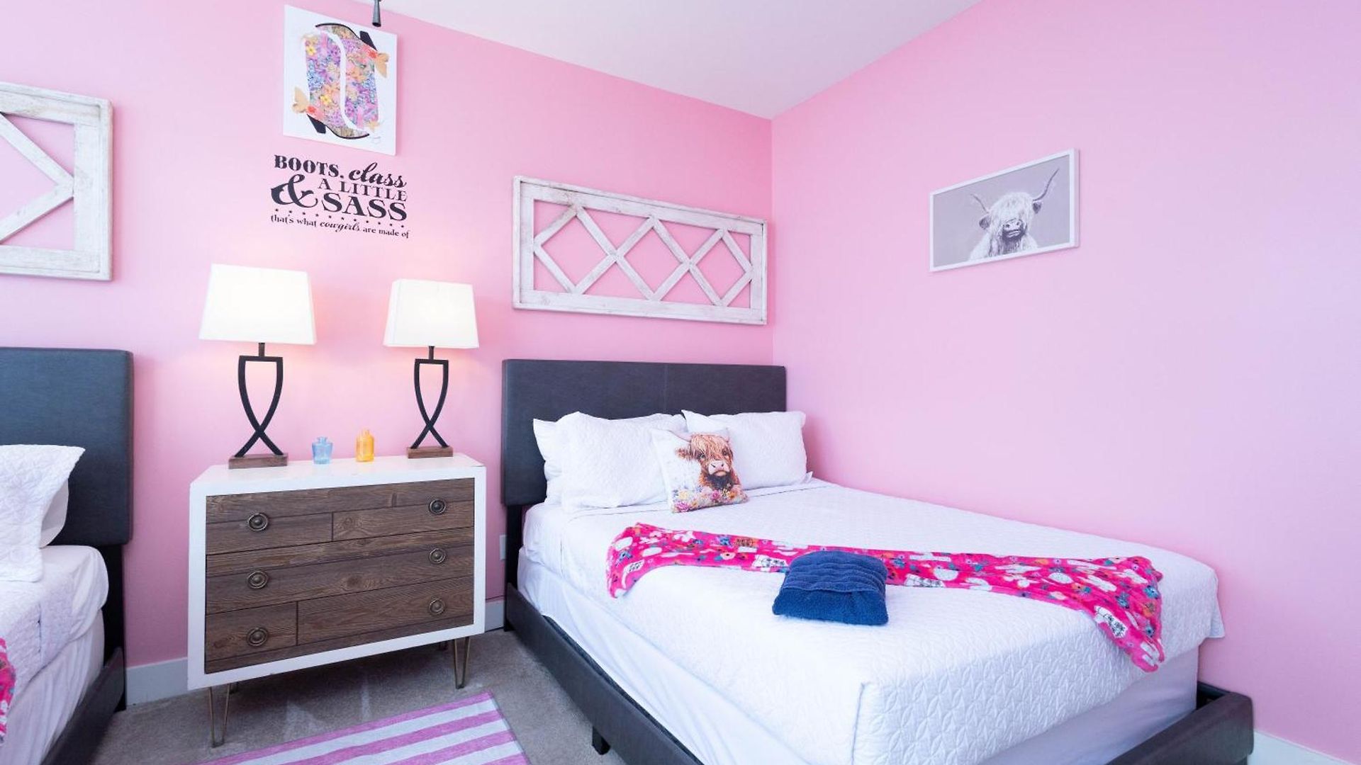 Apartment Lipstick & Boots - Luxury 3-level With Private Garage Near Music Row *