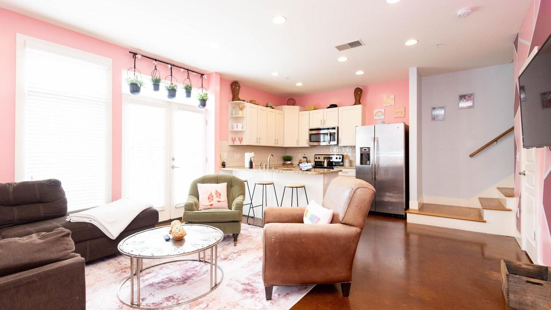 Lipstick & Boots - Luxury 3-level With Private Garage Near Music Row *