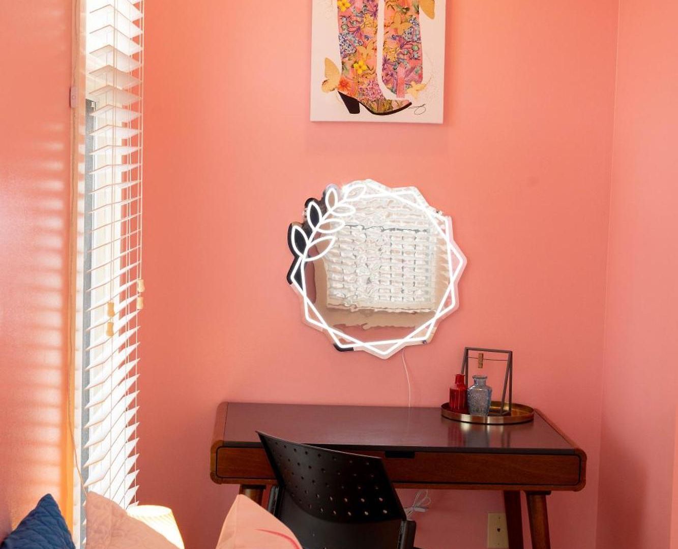 Pink Experience - West End Broadway & Restaurants * Nashville